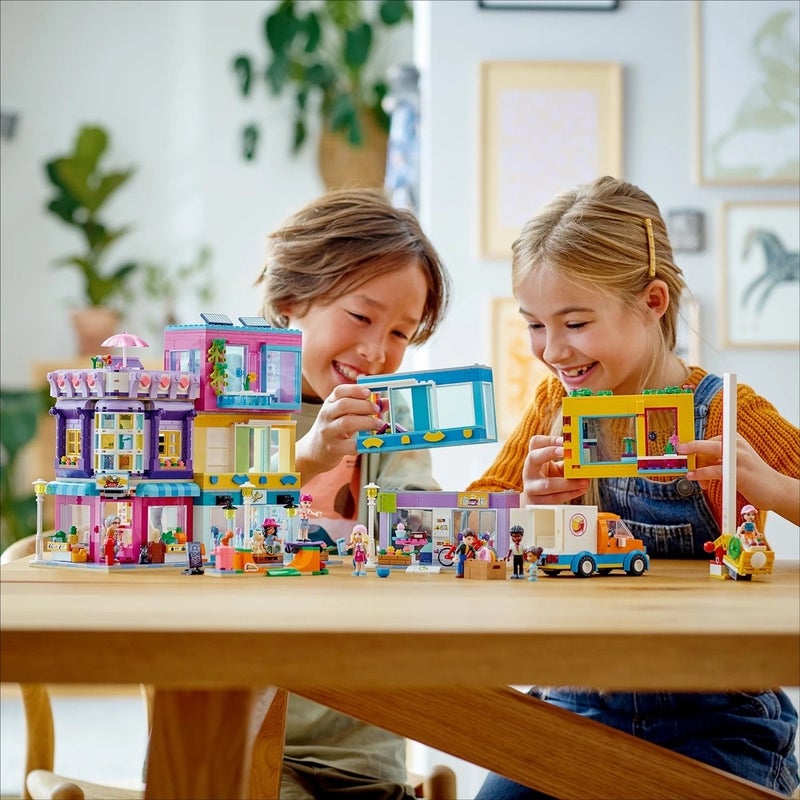 LEGO - Friends Main Street Building 1682 Pieces - 41704 - Image 3