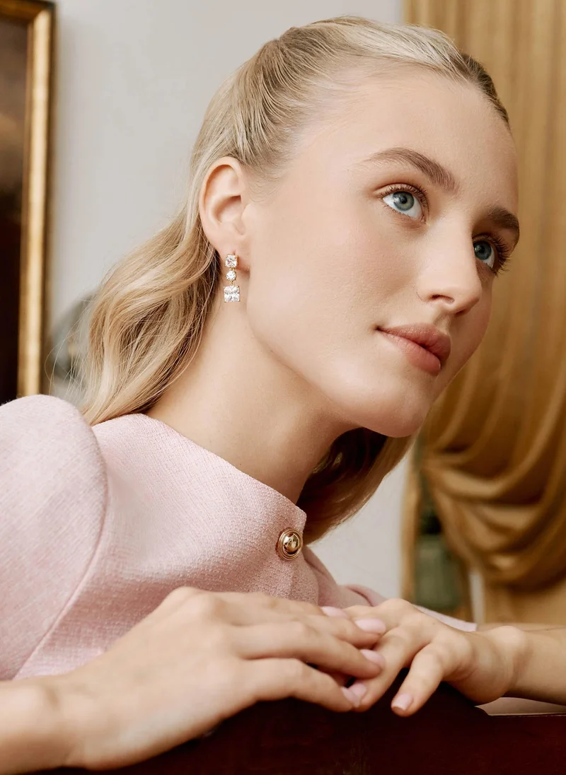 ليتشي أقراط فضية اللون مع أحجار مربعة