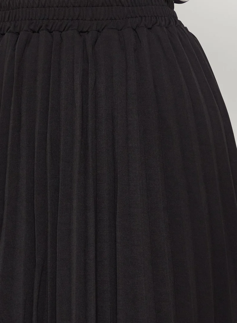 ELLA Pleated Skirt