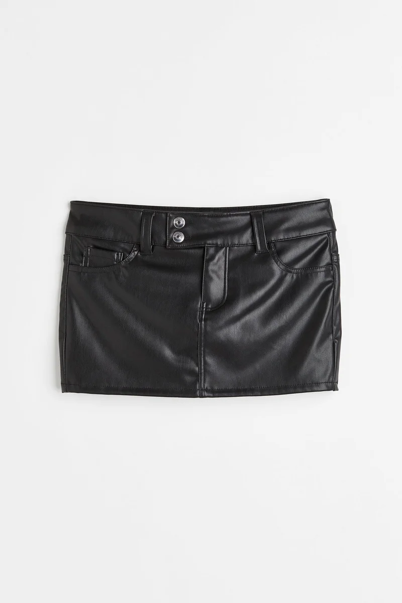 اتش اند ام تنورة قصيرة