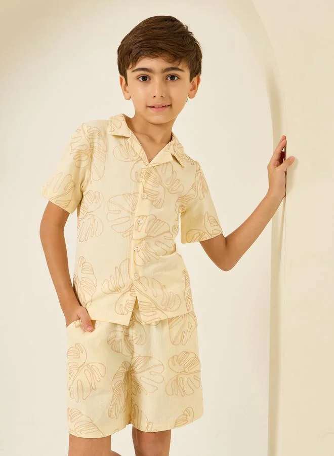 ستايلي طقم أوف وايت مطرز من قميص وشورت للأولاد