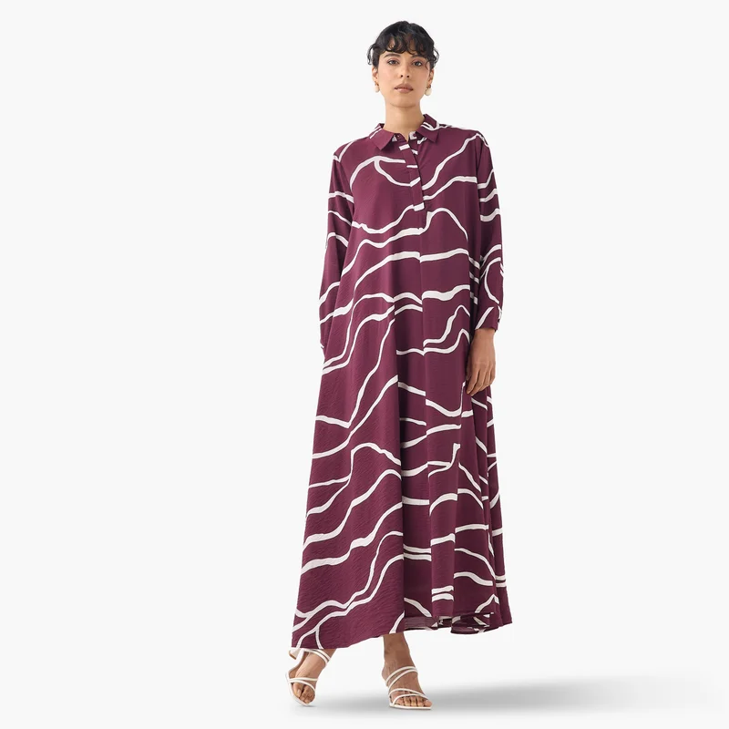 Iconic Iconic Printed Trapeze Maxi Dress with Collar and Long Sleeves