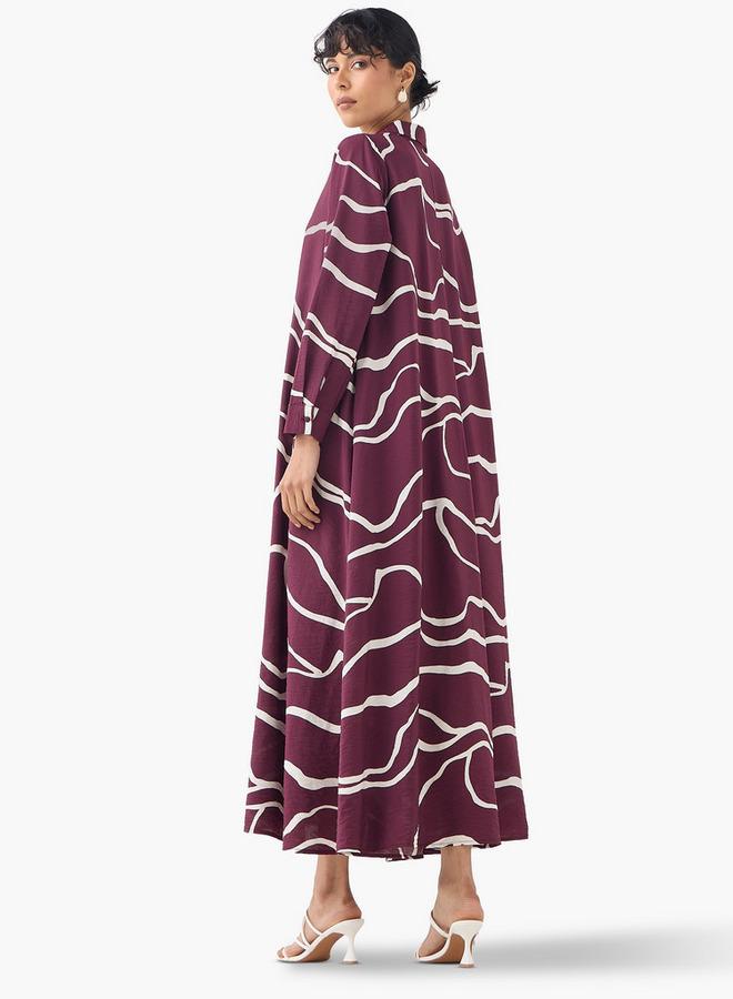 ايكونيك فستان ماكسي أيقوني بطبعة وياقة وأكمام طويلة - Image 1