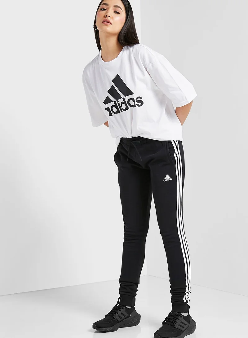 adidas تيشيرت أساسي بوي فريند بشعار الماركة