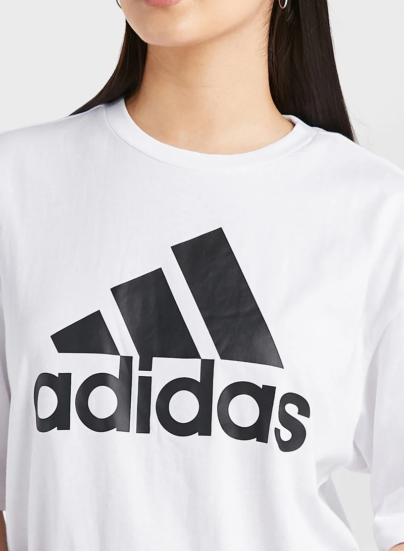 adidas تيشيرت أساسي بوي فريند بشعار الماركة