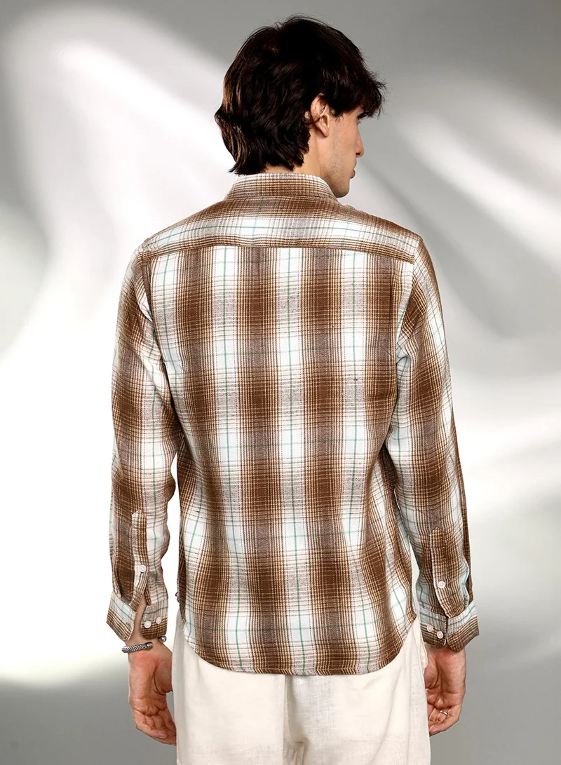 Campus Sutra Campus Sutra Men's Chocolate Brown & Cream White Ombre Buffalo Check Shirt For Casual Wear | Spread Collar | Long Sleeve | Button Closure | Shirt Crafted With Comfort Fit For Everyday Wear