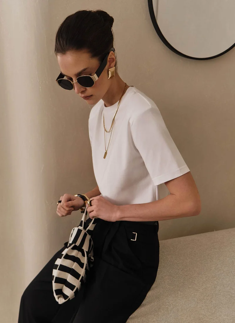 Lichi T-shirt with emphasised shoulders