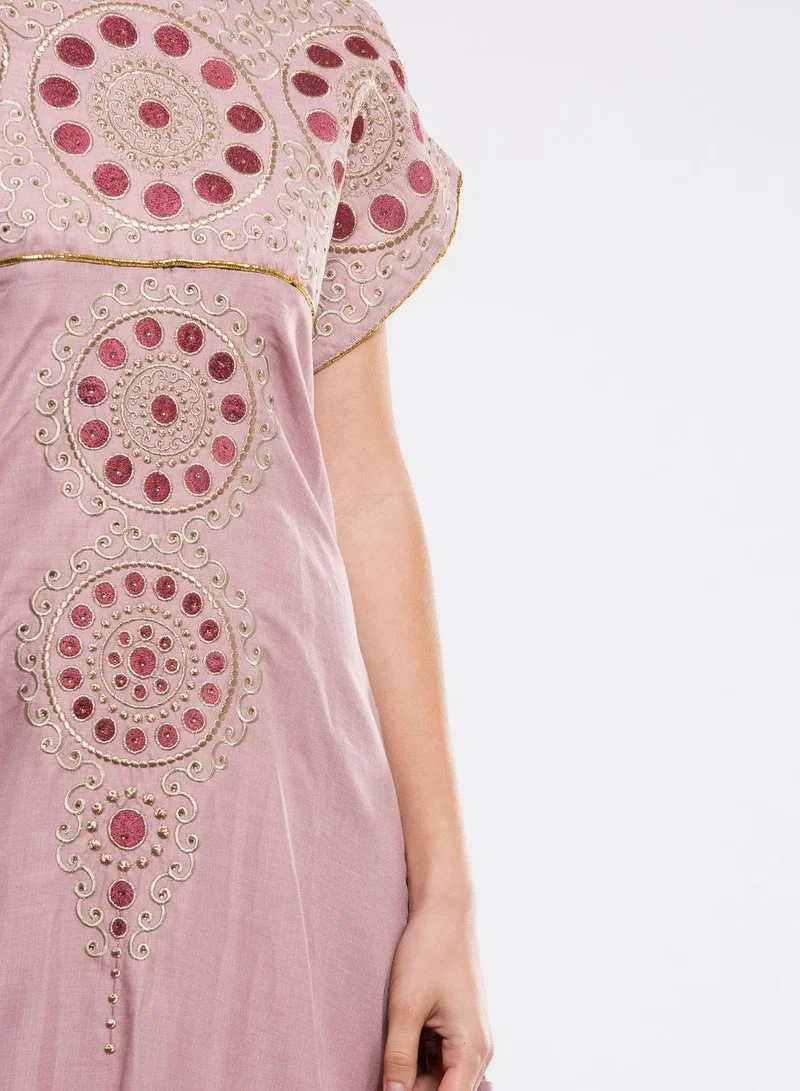 Amri Embroidered Jalabiya
