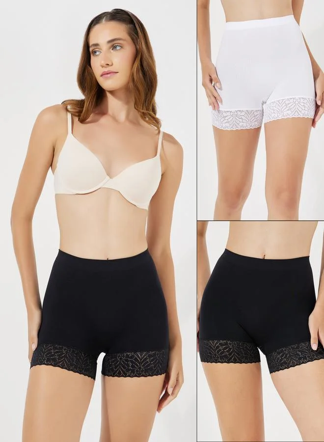Styli Pack of 2 - Long Length Lace Detail Shorts
