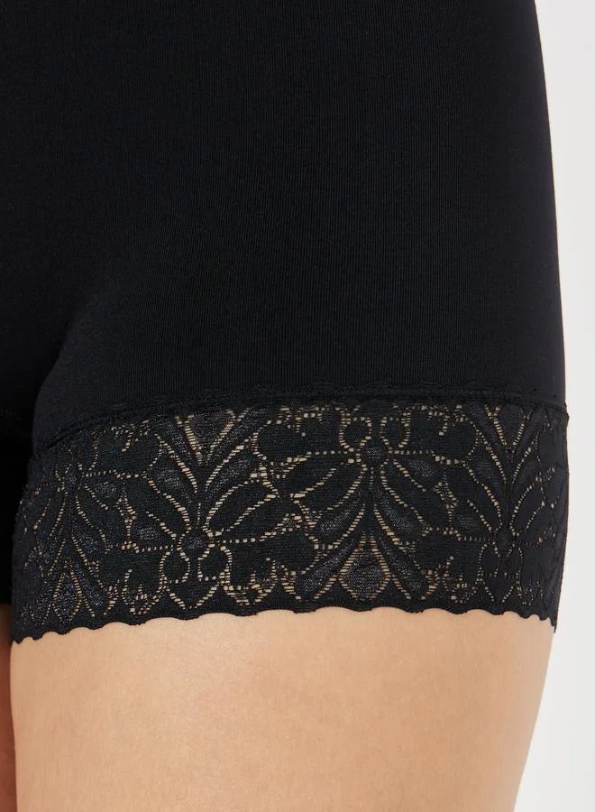 Styli Pack of 2 - Long Length Lace Detail Shorts