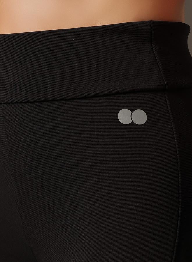Clovia Black Solid High-Rise Textured Activewear Leggings - Image 3
