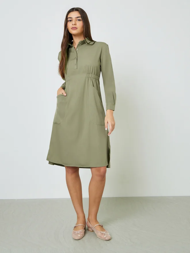 Styli Styli Plus Size Khaki Ruched Knee-Length Shirt Dress
