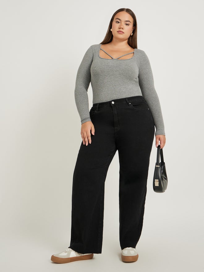 Styli Styli Plus Size High Rise Rivet Detail Straight Fit Jeans  - Image 1