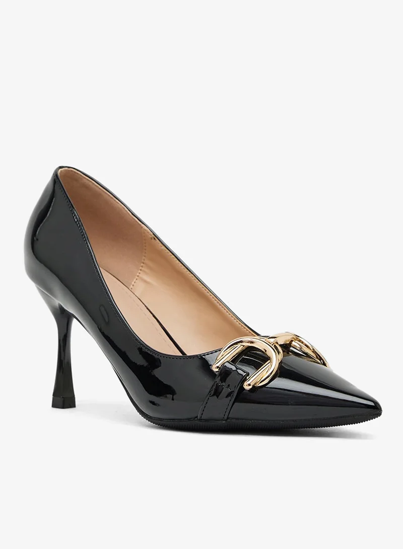 ايلا حذاء بكعب عالٍ