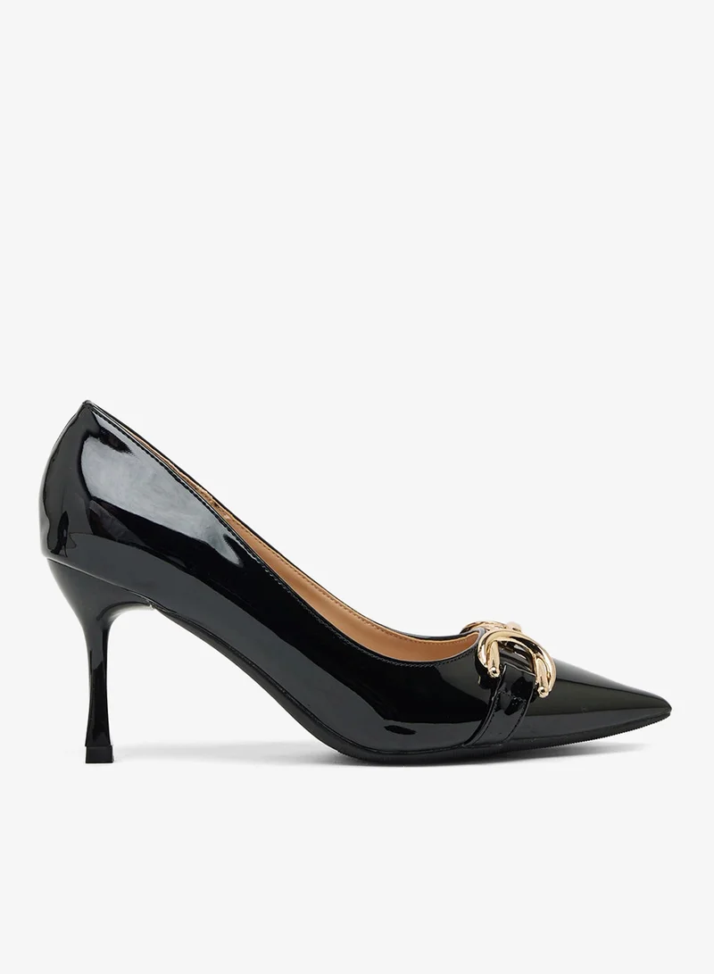 ايلا حذاء بكعب عالٍ