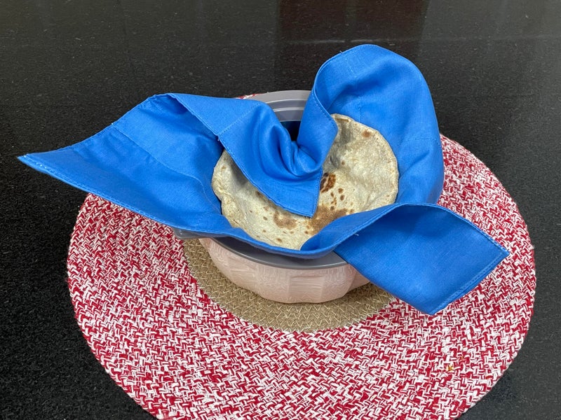 FOVERÓS Cotton Roti Chapati Cover Roti Rakhne ka Kapda Kids Tiffin Napkin Size : 30 x 30 cms (Blue, 30 X 30 Cms) - Image 2