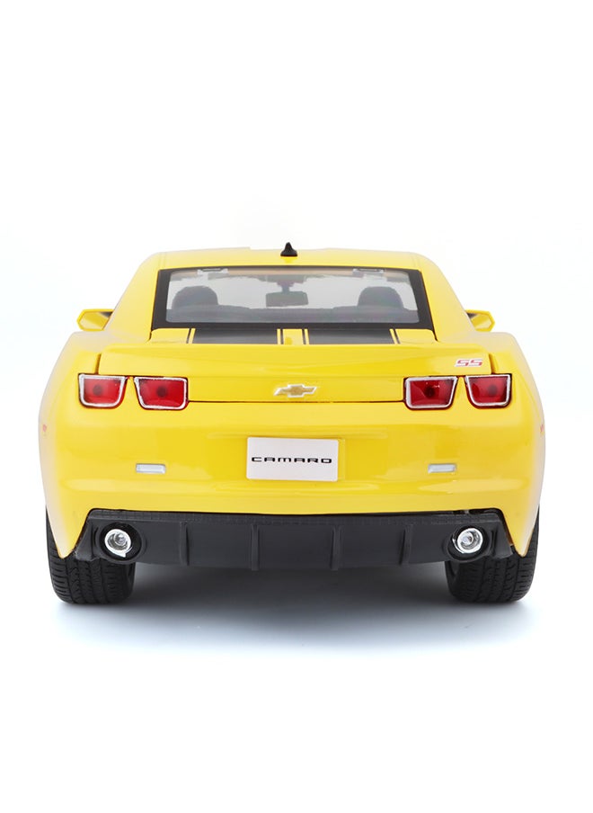 Maisto 1/18 scale diecast model of the 2010 Chevrolet Camaro RS.  - Image 5