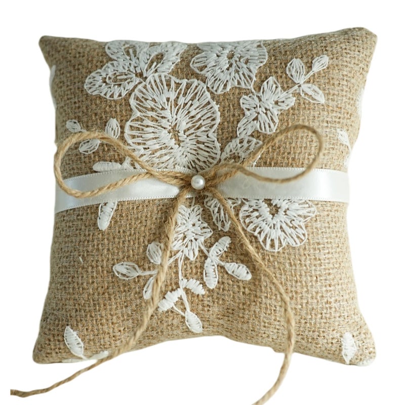 QIRMIZI Vintage Rustic Burlap Ring Bearer Pillow Elegant Fall Wedding Dcor with Lace Bow and Embroidered Flower Ribbon