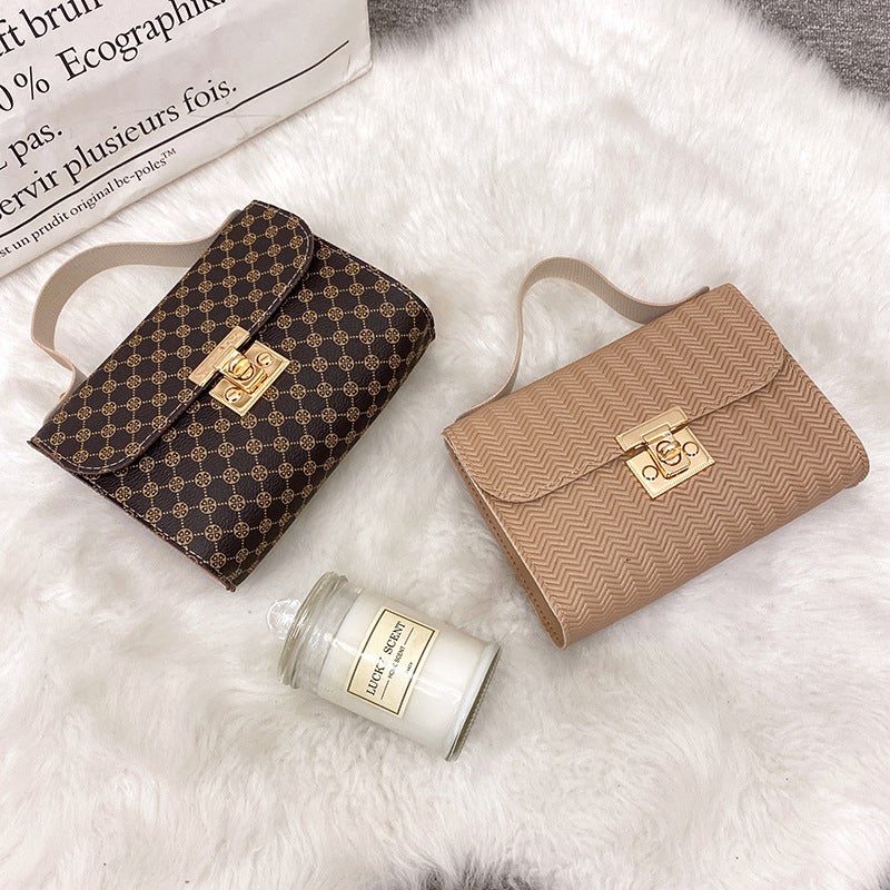 2023 New Ladies Small Square Bag Fashion Simple Shoulder Messenger Bag Chain Bag Female Source Manufacturers Straight Hair Generation - Image 5