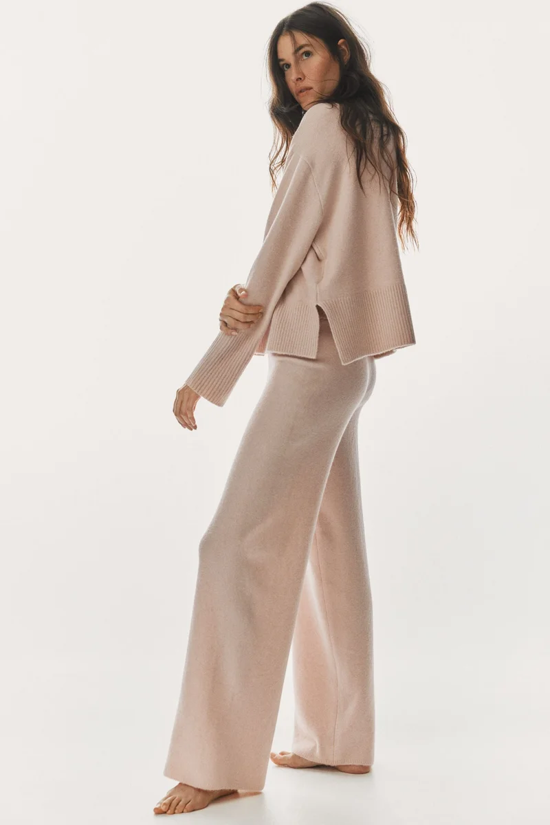 اتش اند ام بنطلون من الصوف الناعم