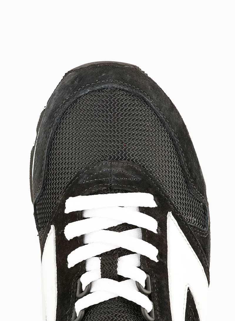 Brooks Chariot Sneakers