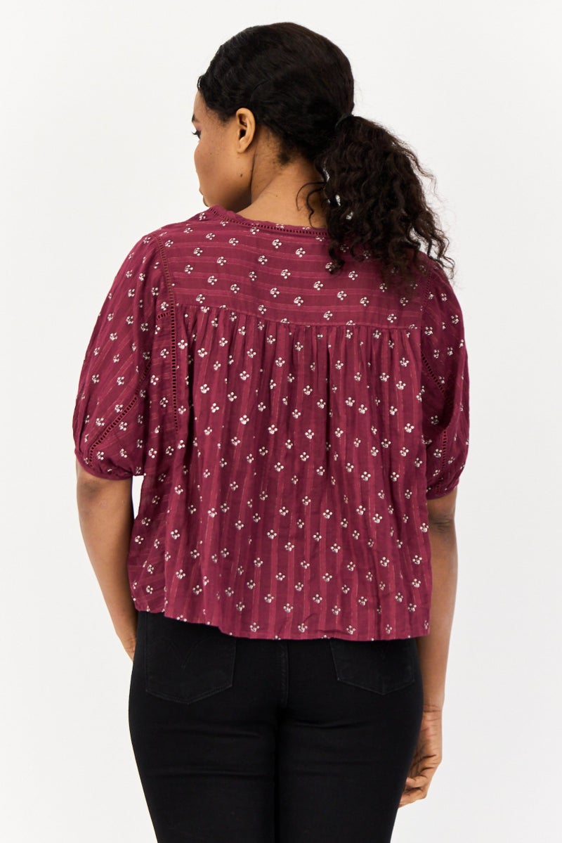 ONLY Women V Neck Short Sleeve Allover Print Blouse, Maroon - Image 3