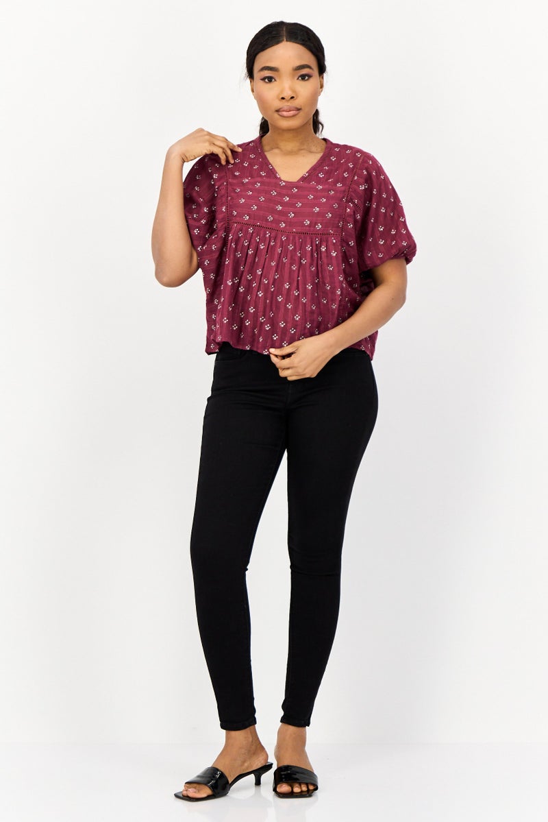ONLY Women V Neck Short Sleeve Allover Print Blouse, Maroon - Image 2