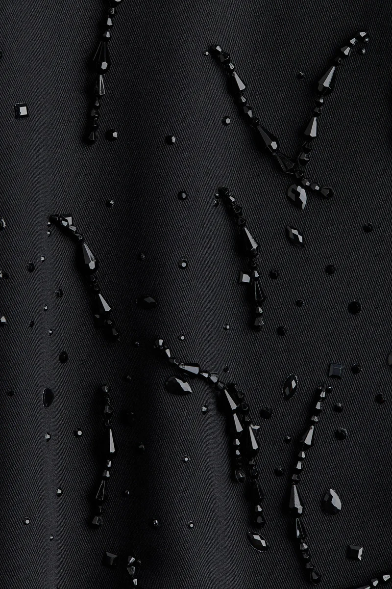 اتش اند ام بلوزة مزخرفة