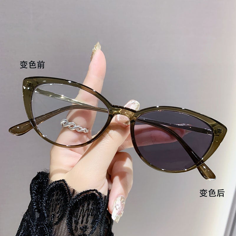 Photochromic Cat's Eyes Retro Cross-border Trendy Plain Look Slimming Flat Glasses Advanced Sense Can-match Myopia Glasses - Image 2