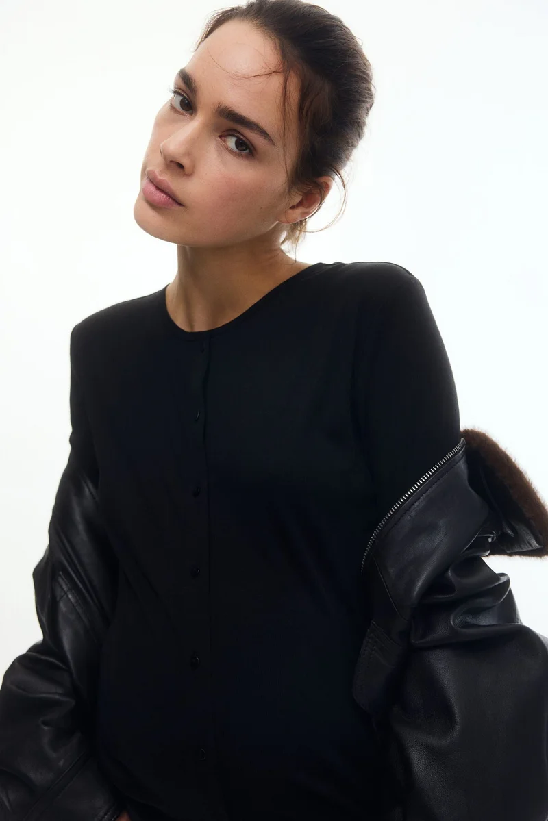 MAMA Fine-knit button-front top