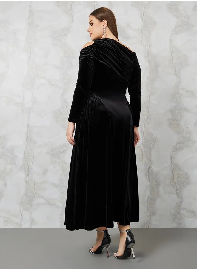 ستايلي Velvet Bardot Midi Dress