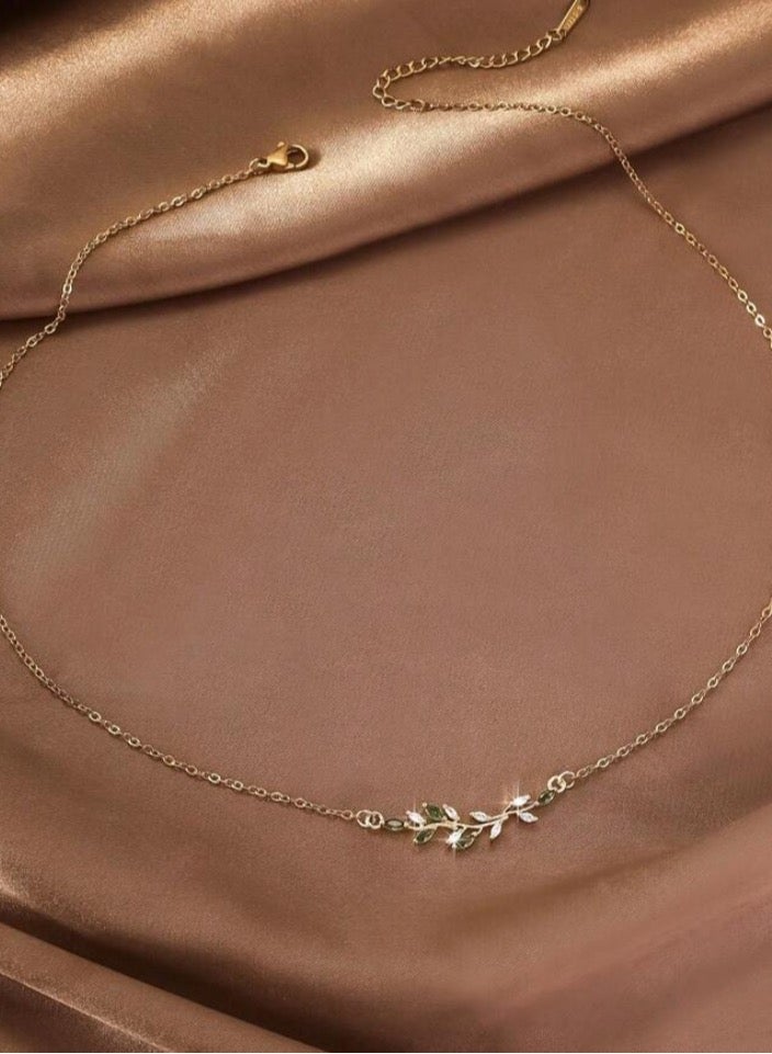 إيكوال سلسال نسائي أنيق مصنوع من الاستانلس ستيل مطلي باللون الذهبي - Image 2