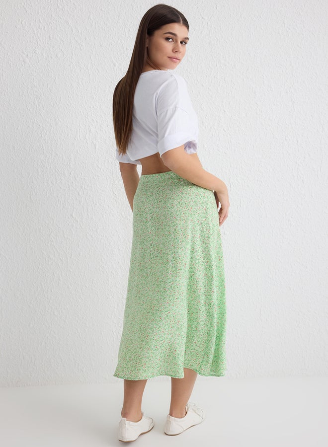 trendyol Light Green Slit Detail Viscose Fabric Floral Patterned Midi Woven Skirt  - Image 5