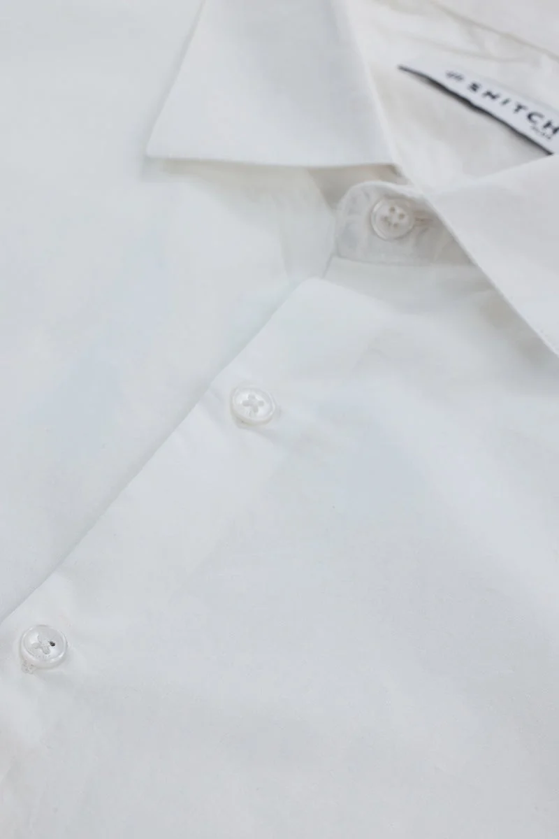 سنيتش قميص أبيض مقاس كبير بقصة عادية