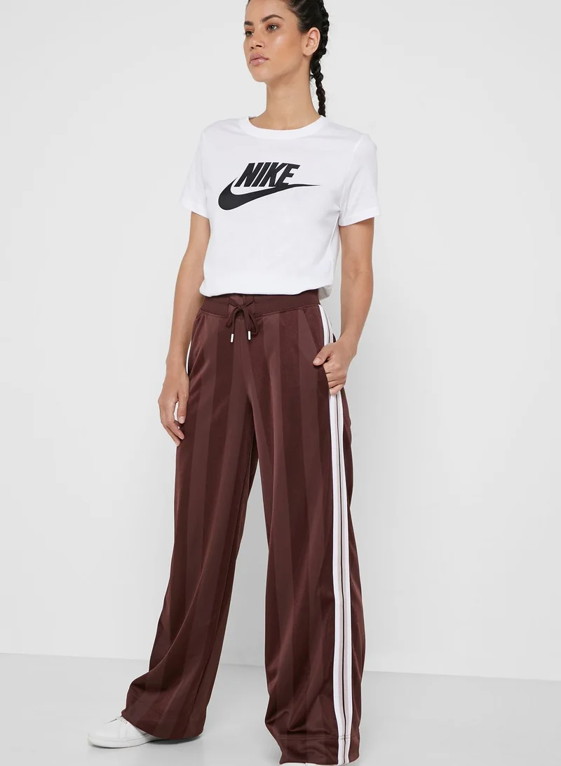 Nike Essential Futura Icon T-Shirt