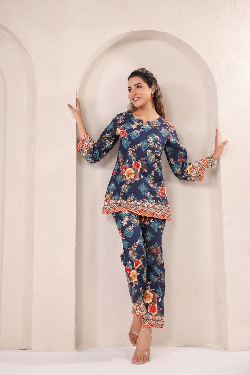 Label Flavia طقم كوردز باللون الأزرق البحري للنساء - Image 3