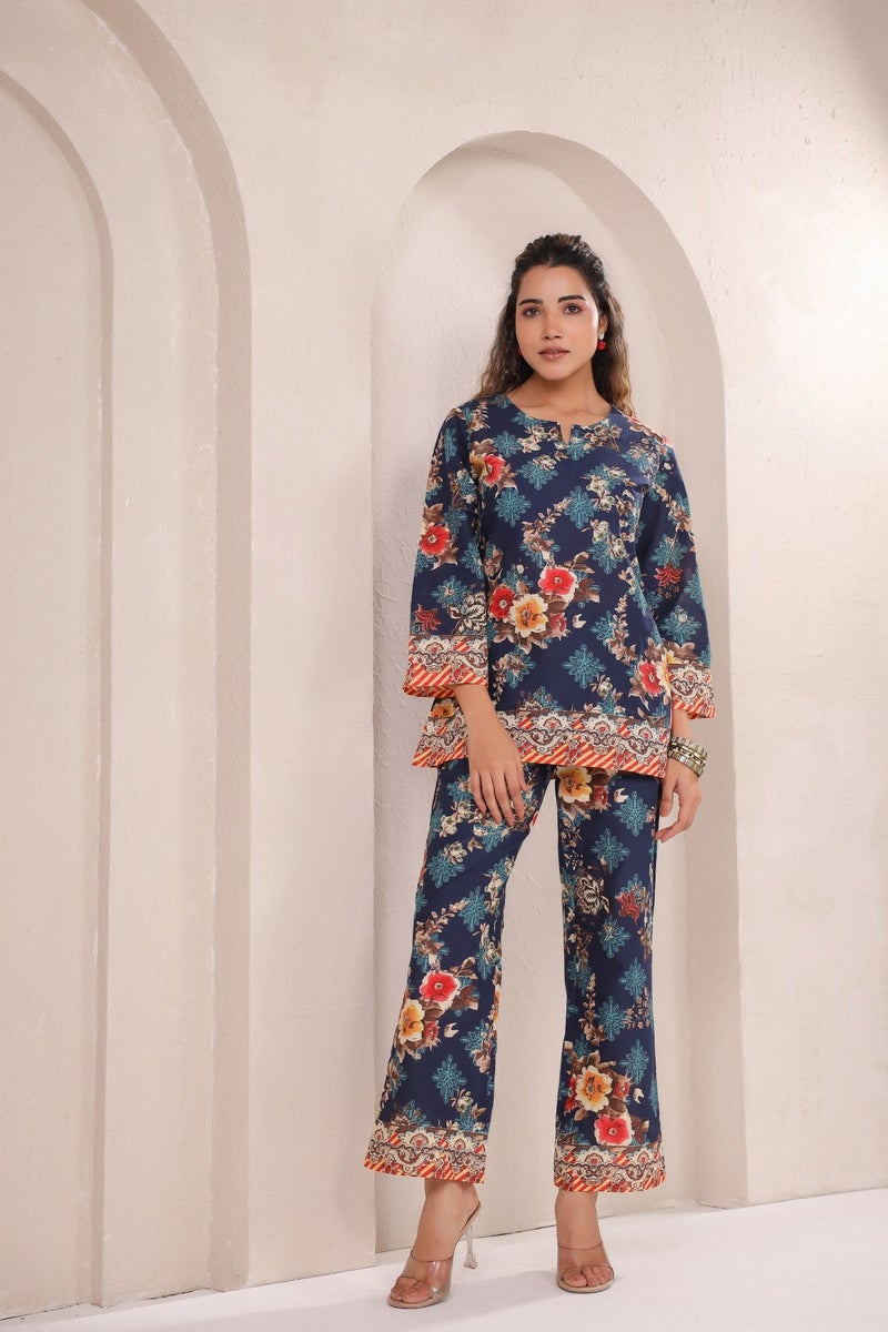 Label Flavia طقم كوردز باللون الأزرق البحري للنساء - Image 1