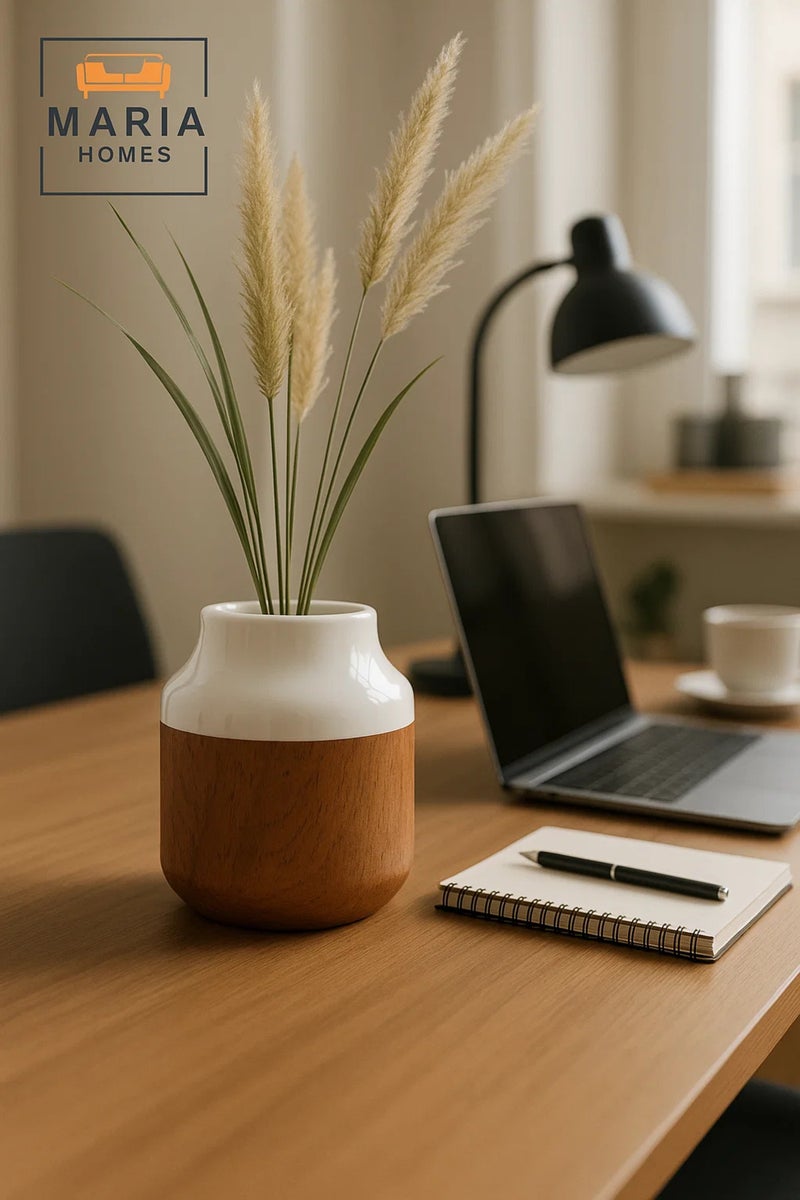 ماريا هومز مزهرية خزفية بتأثير الأبيض والفلين – أصيص زهور صغير حديث مزخرف بلمسة لامعة - Image 1