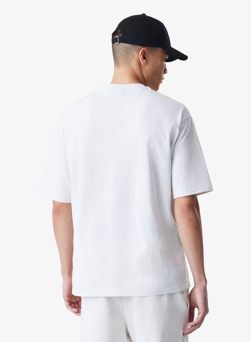NEW ERA Essentials Logo Oversized T-Shirt - Image 2