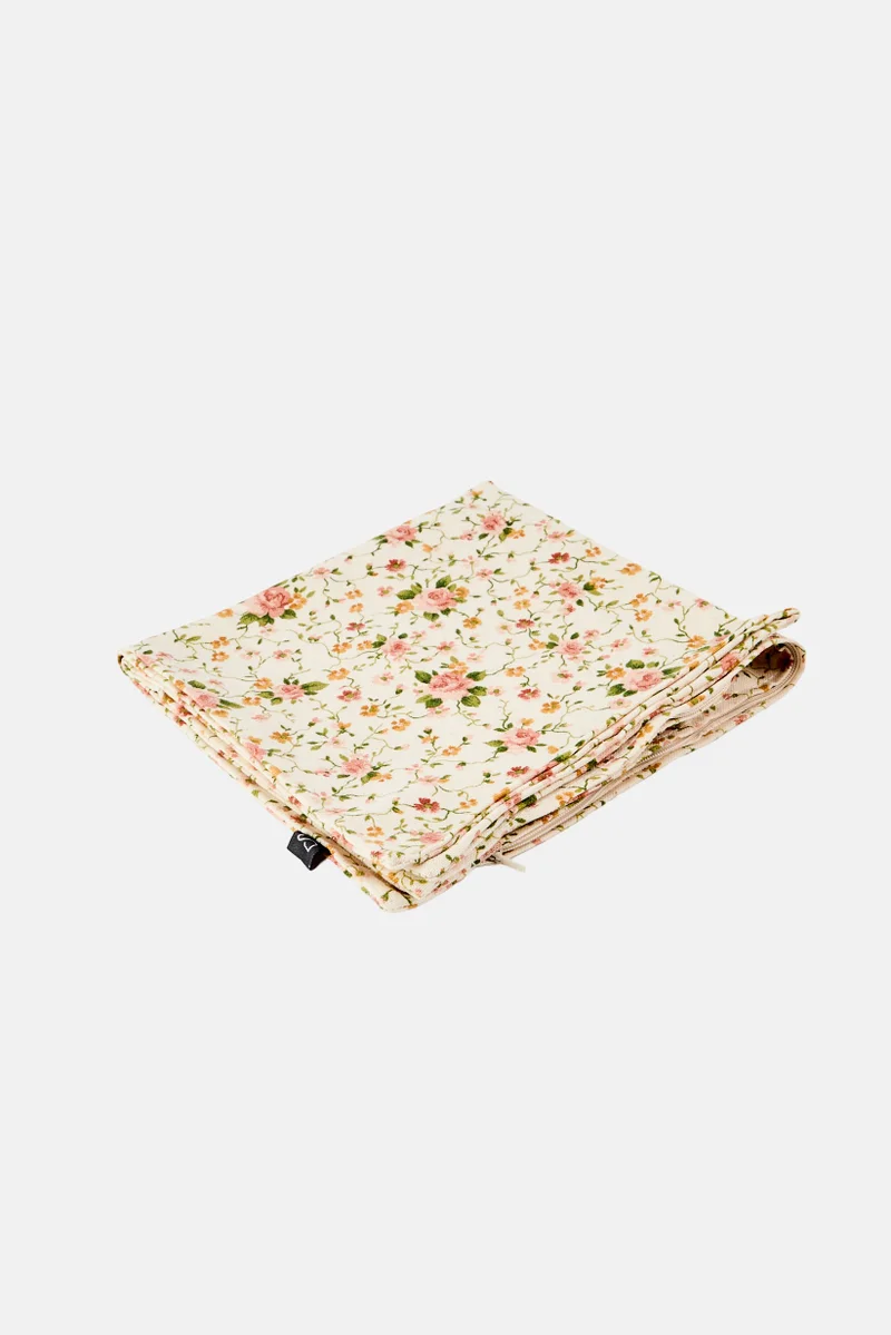 Muy Mucho Floral Pattern Cushion Cover, Multicolor