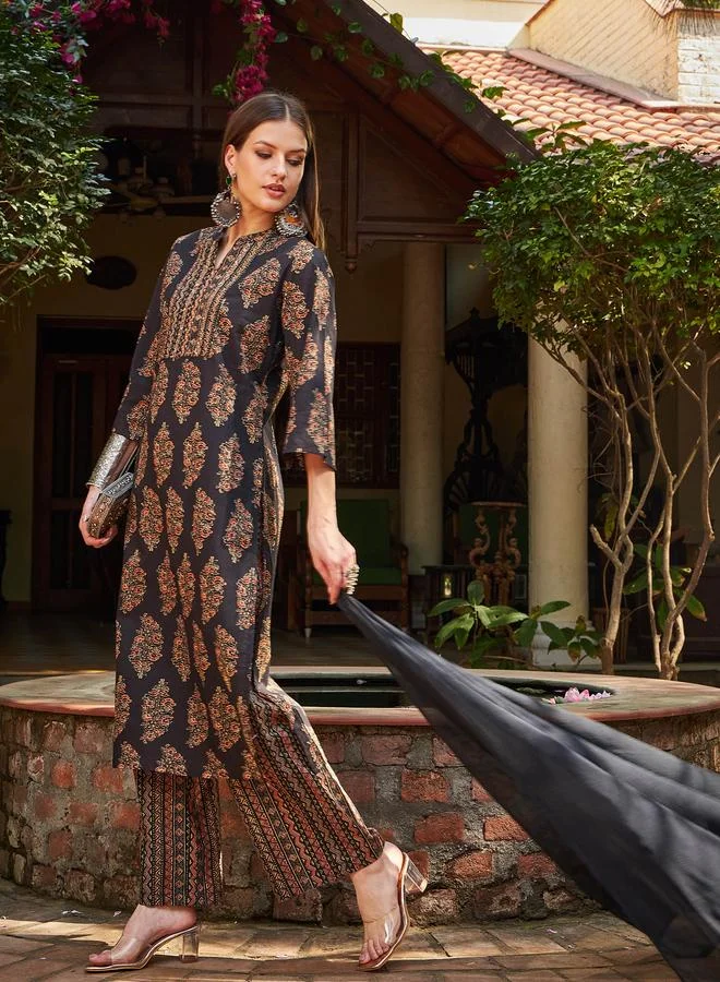 SASSAFRAS SASSAFRAS Black Floral Straight Kurta with Pants and Dupatta Set