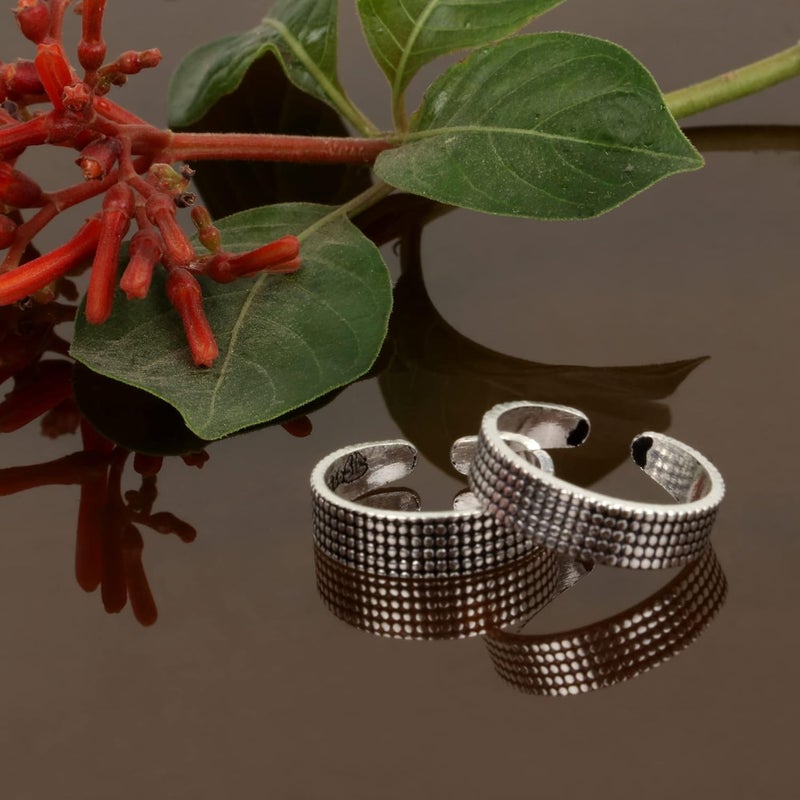 silver chest 925 Silver Toe Rings for Women Stylish Silver Bands for Girls -Sterling Silver Plain Oxidised rings with 3D Self Designs - Image 2