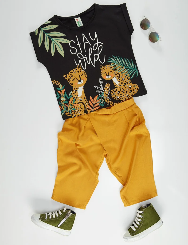 Denokids Stay Leo Girl T-shirt Capri Pants Set