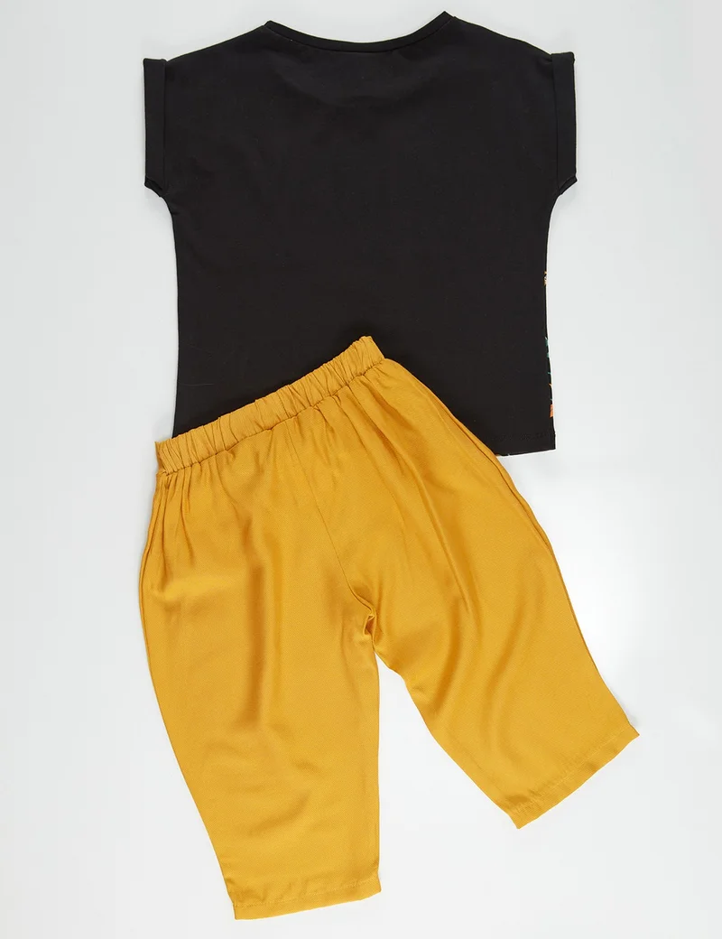 Denokids Stay Leo Girl T-shirt Capri Pants Set