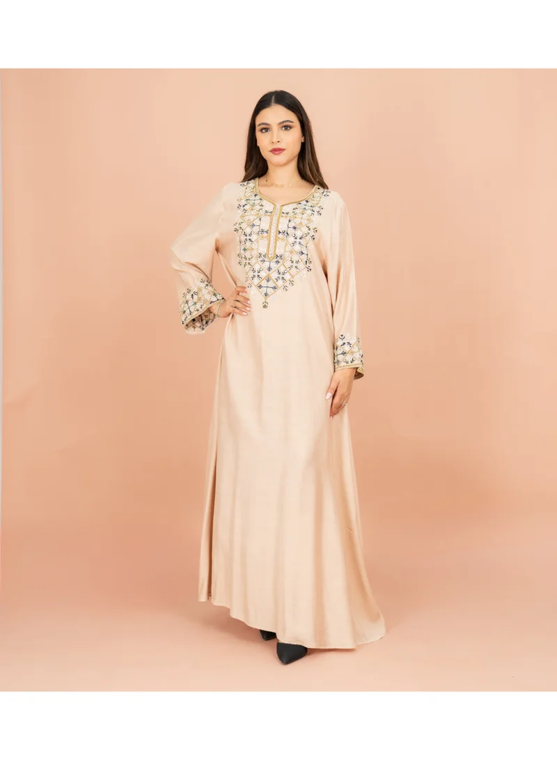 اكسا جلابية بأنماط تطريز كلاسيكية بقص مستقيم