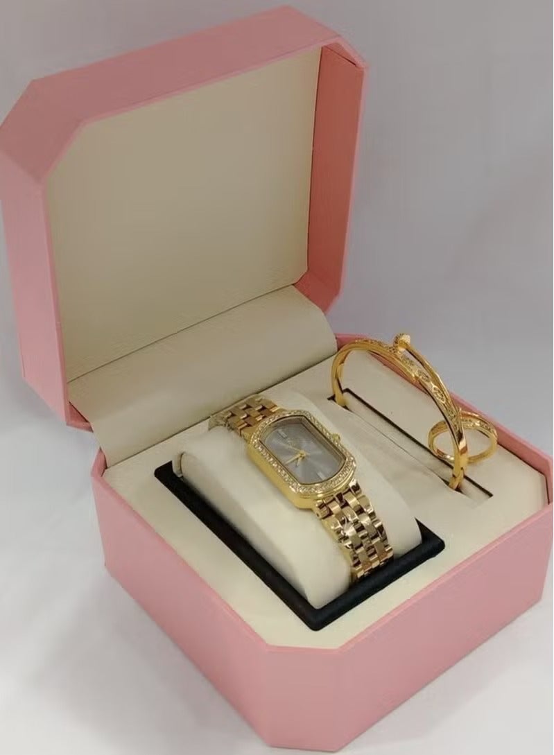 Women's watch with a bracelet and a ring made of zircon
