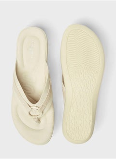 shoexpress Single Strap Flat Sandals  - Image 4