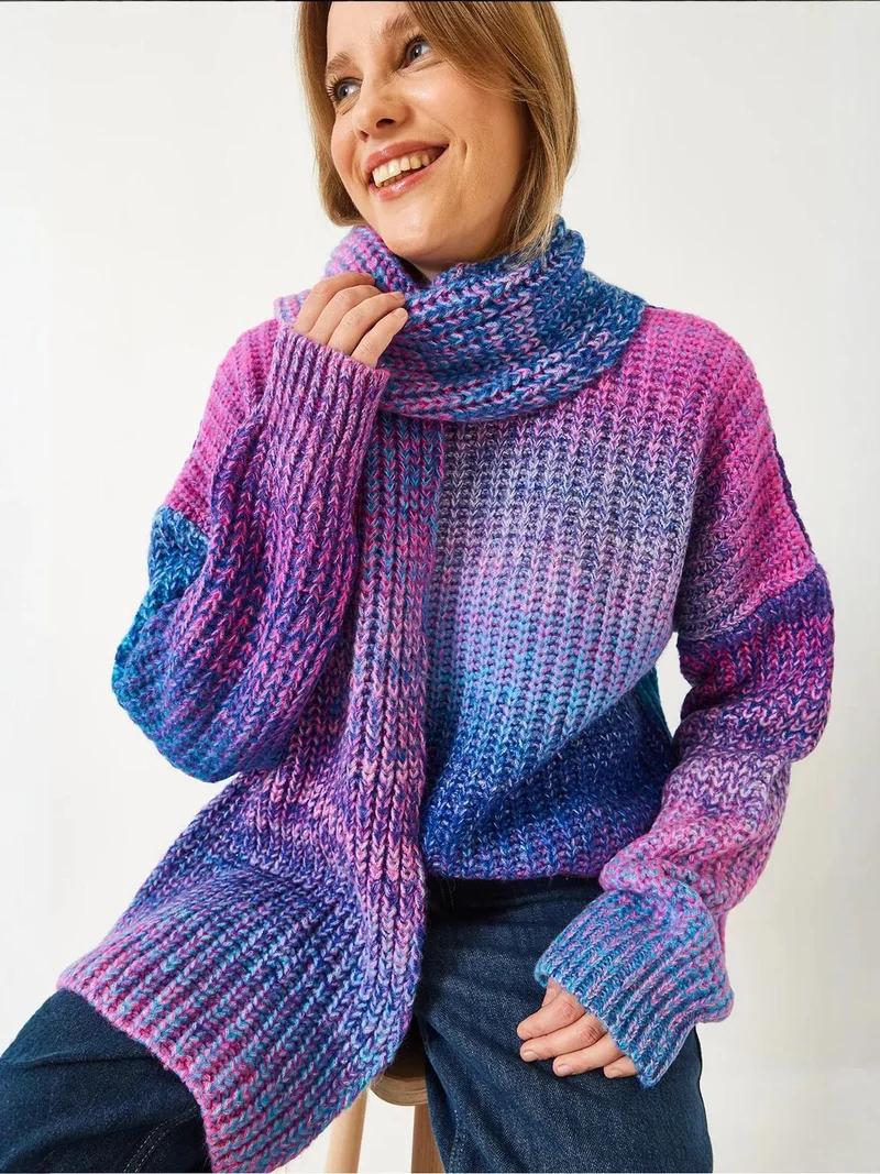 بيانكو لوتشي كنزة بياقة دائرية مضلعة متدرجة من لوتشي