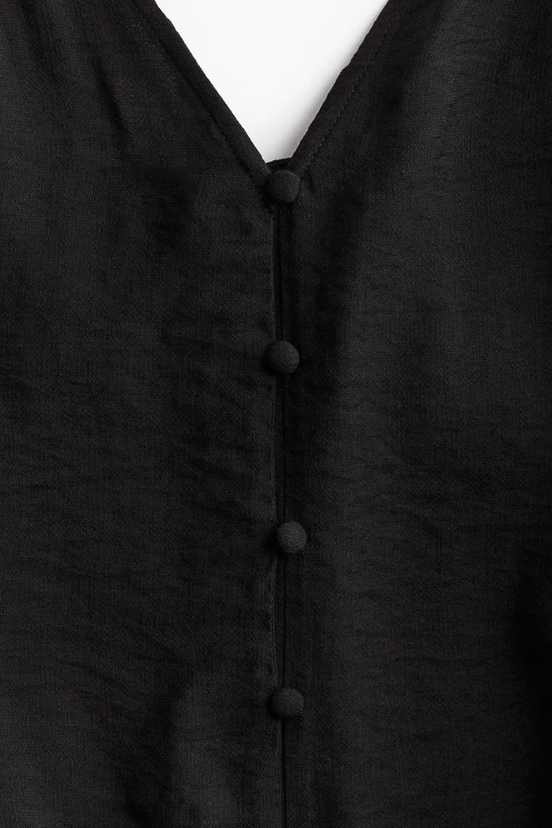 اتش اند ام فستان بحمالات على شكل حرف