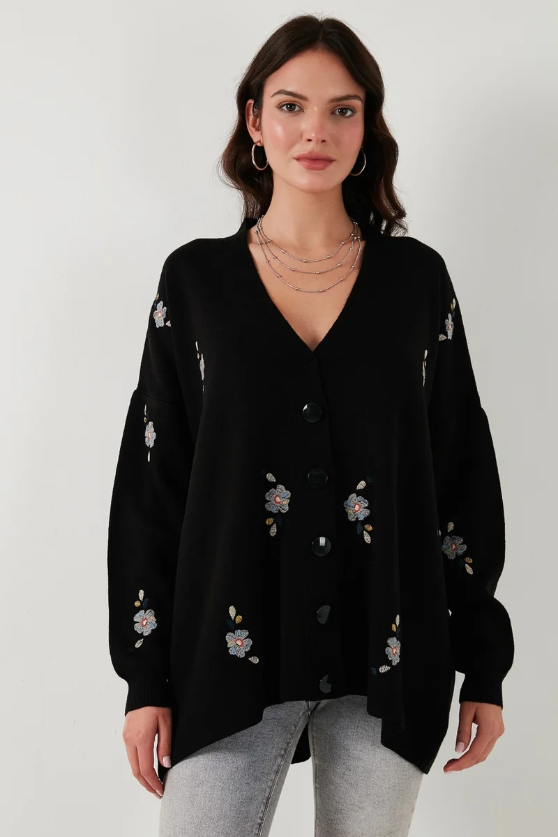 Lela Floral Embroidered Oversize Fit V Neck Buttoned Cardigan Women's Cardigan 4616191
